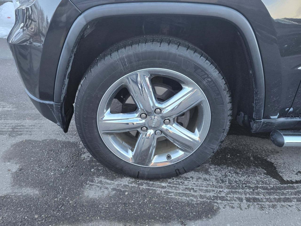 2011 Jeep Grand Cherokee 4WD 4dr Overland Photo