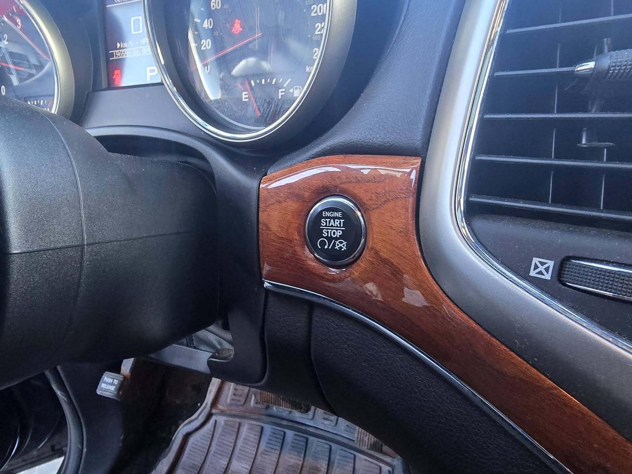 2011 Jeep Grand Cherokee 4WD 4dr Overland Photo