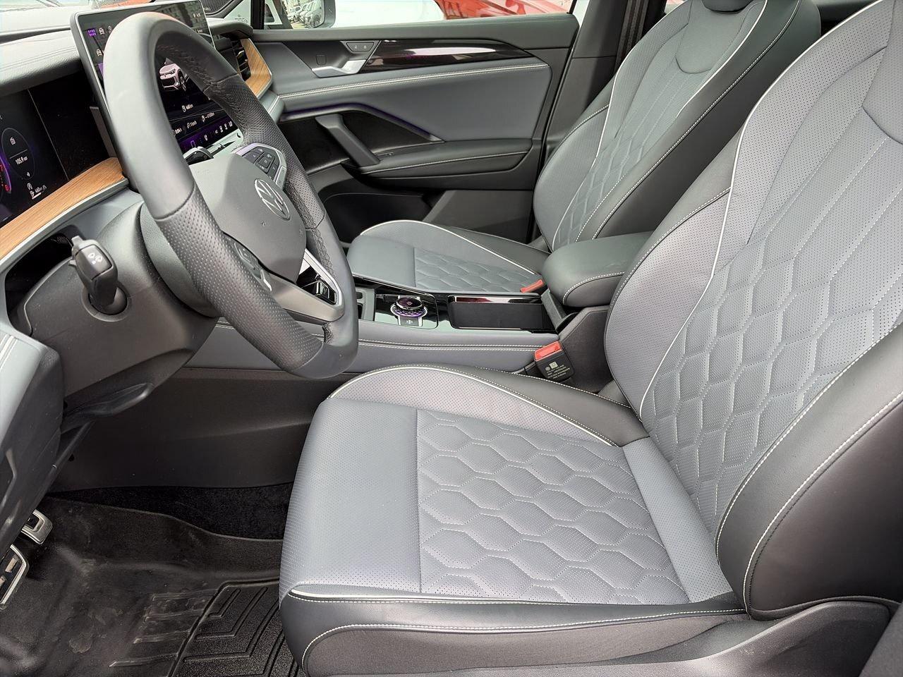 2026 Volkswagen Tiguan Highline Turbo R-Line 4MOTION Massage Seats  Heads Photo
