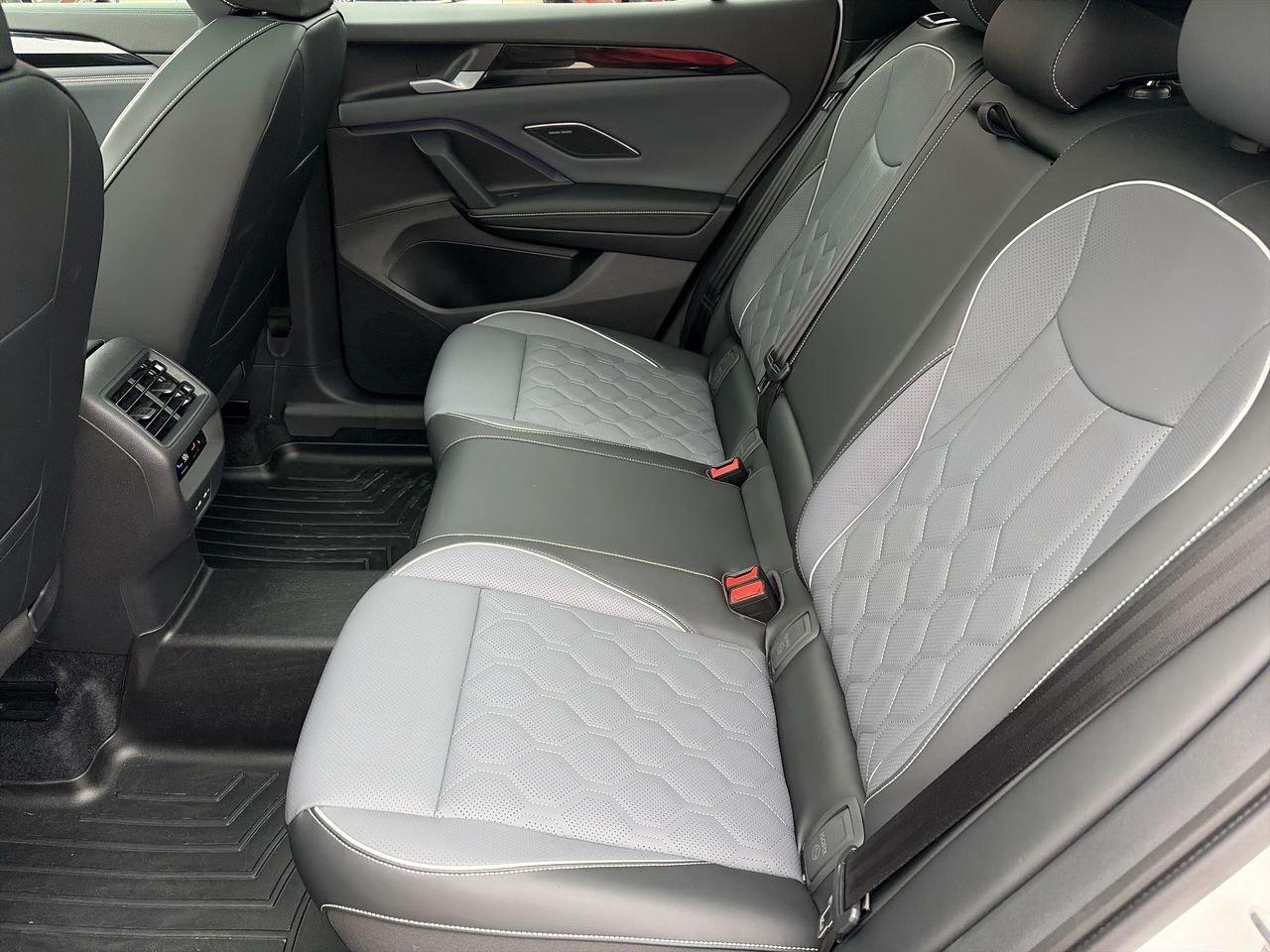 2026 Volkswagen Tiguan Highline Turbo R-Line 4MOTION Massage Seats  Heads Photo