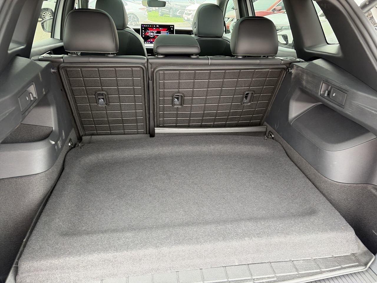 2026 Volkswagen Tiguan Highline Turbo R-Line 4MOTION Massage Seats  Heads Photo