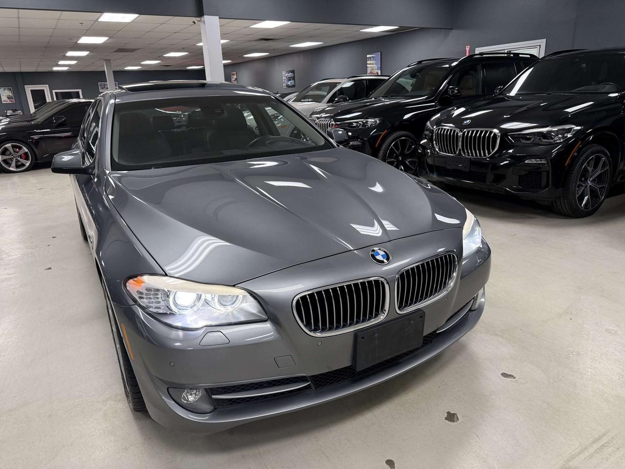2011 BMW 5 Series xDrive Photo