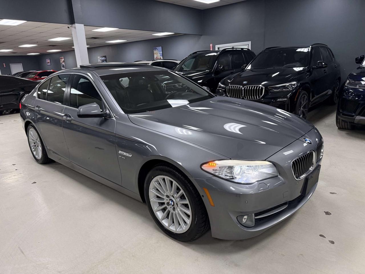 2011 BMW 5 Series xDrive Photo