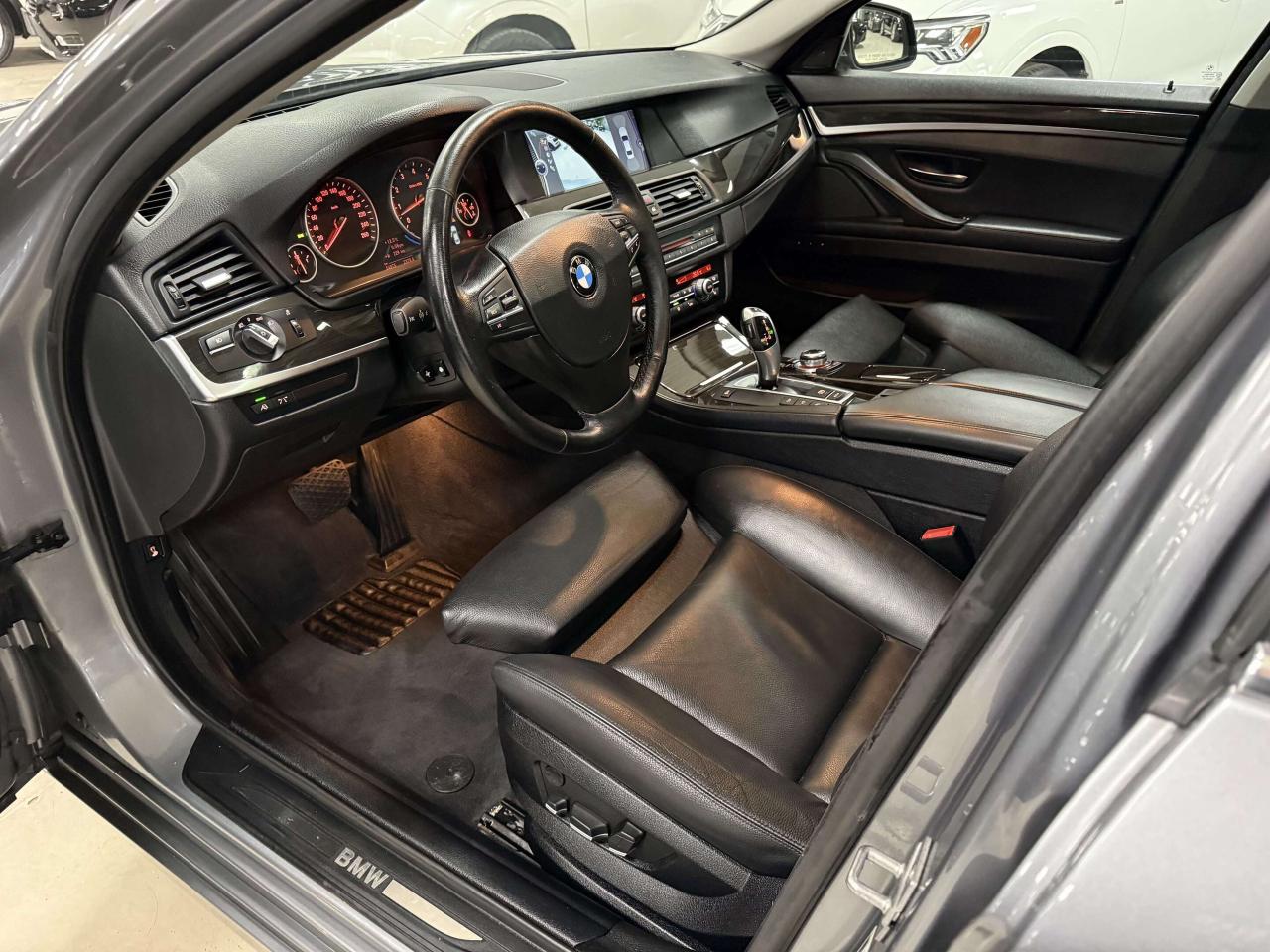 2011 BMW 5 Series xDrive Photo