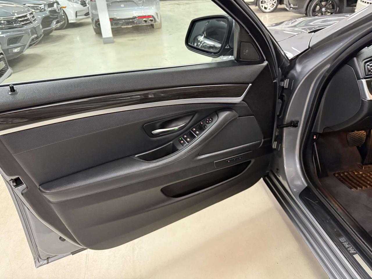 2011 BMW 5 Series xDrive Photo