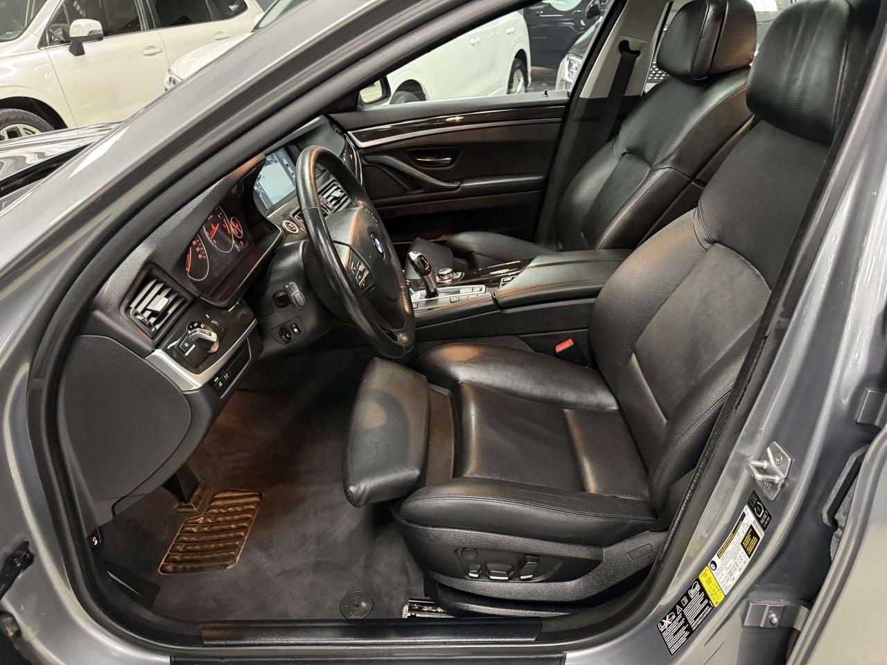 2011 BMW 5 Series xDrive Photo