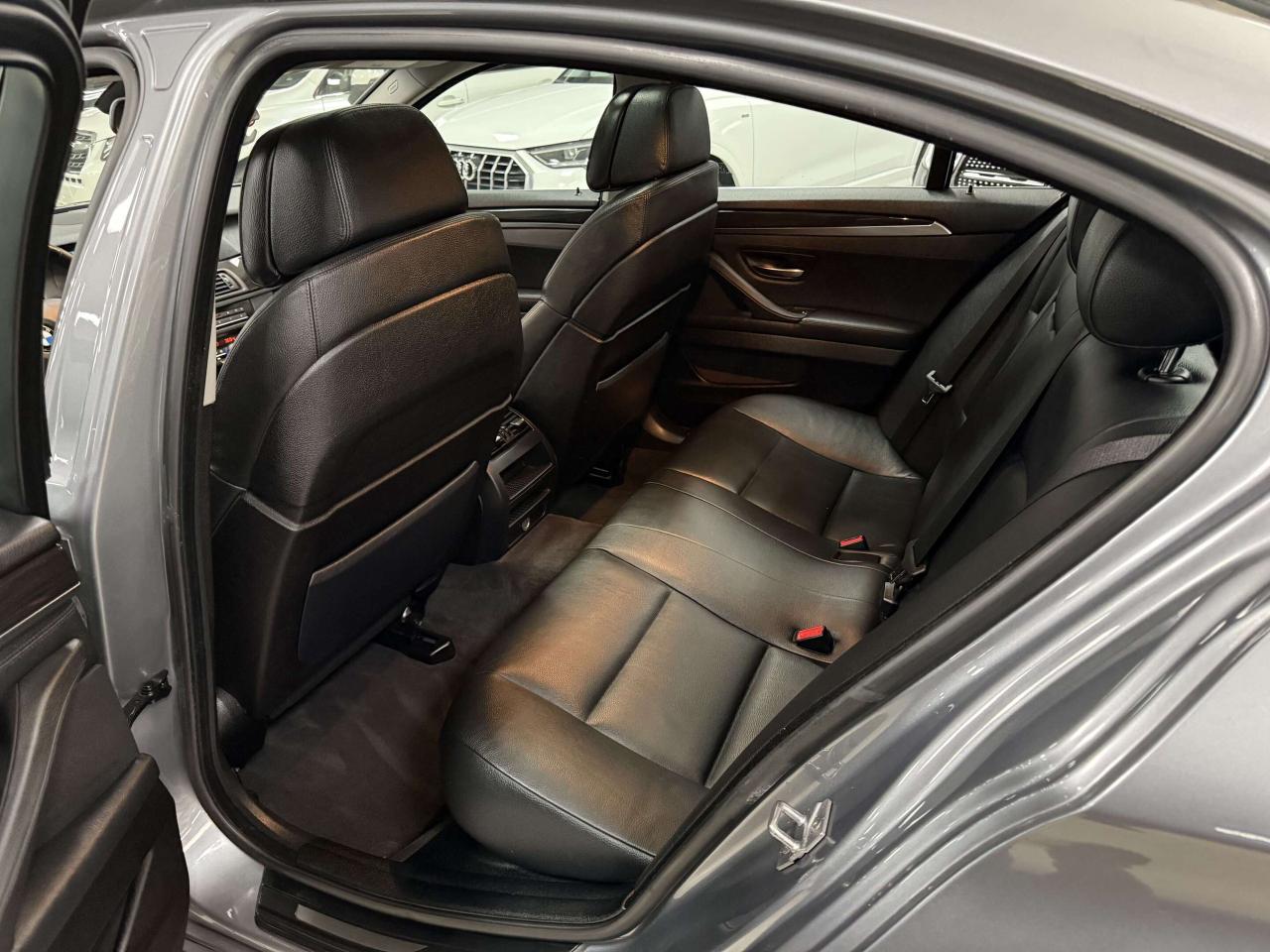 2011 BMW 5 Series xDrive Photo