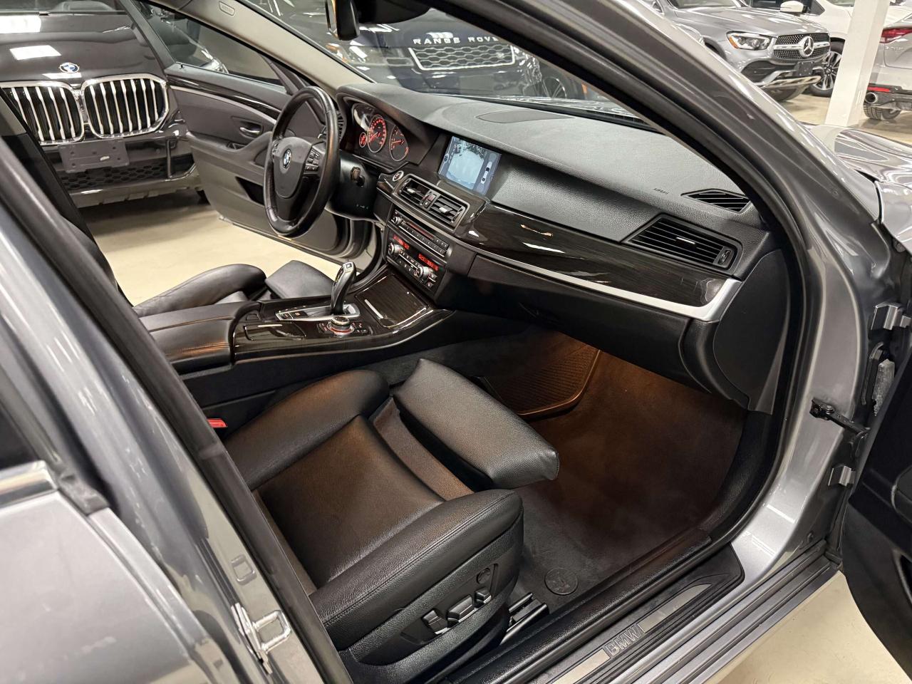 2011 BMW 5 Series xDrive Photo