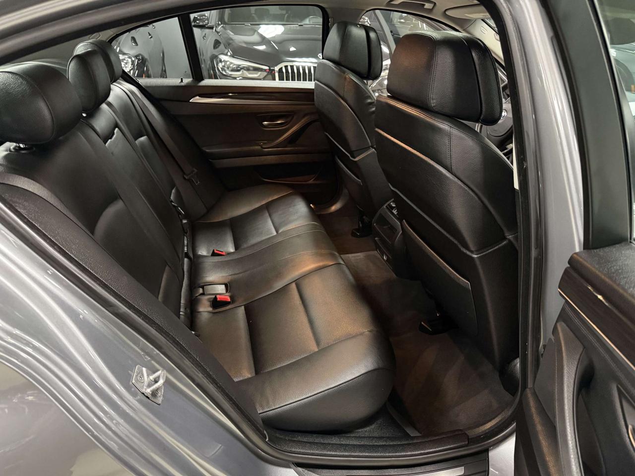 2011 BMW 5 Series xDrive Photo