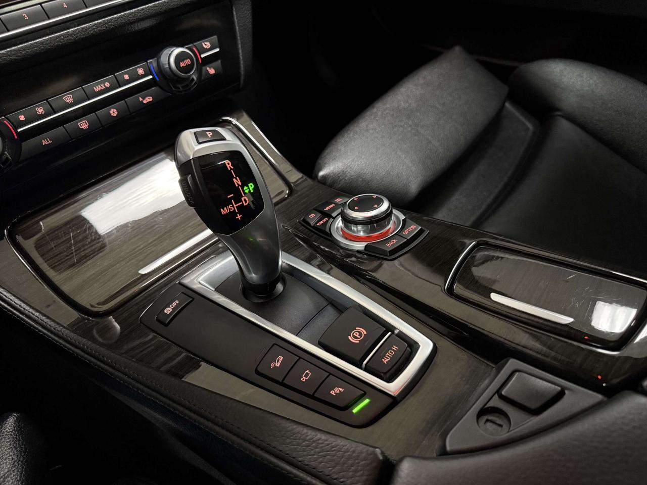 2011 BMW 5 Series xDrive Photo