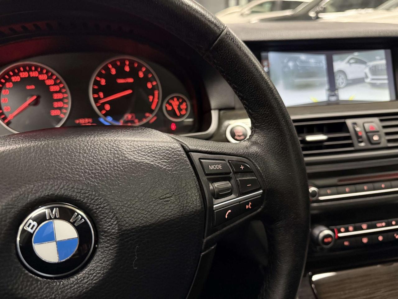 2011 BMW 5 Series xDrive Photo