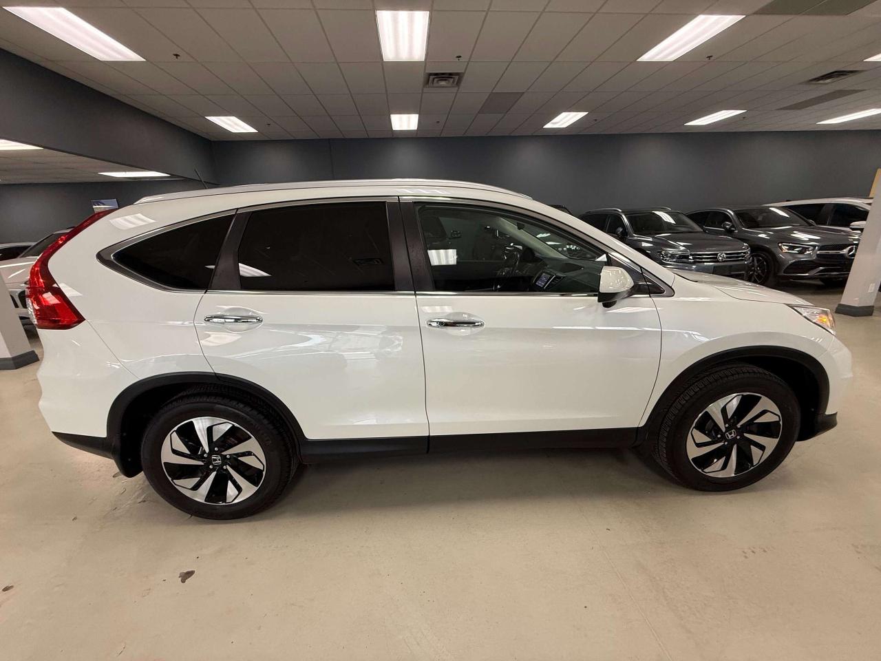 2016 Honda CR-V Touring Photo