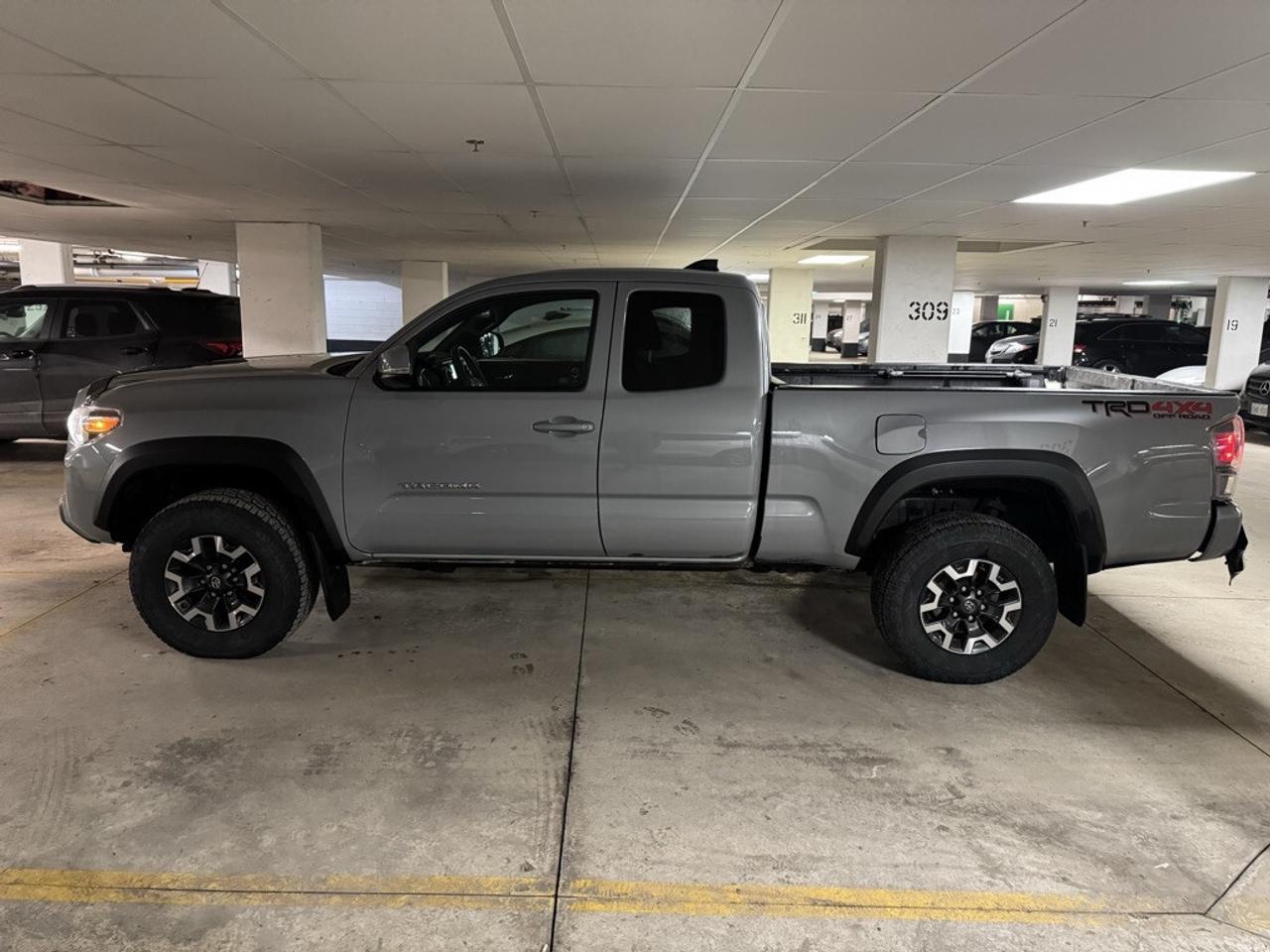 2020 Toyota Tacoma TRD Off Road Access Cab Photo3