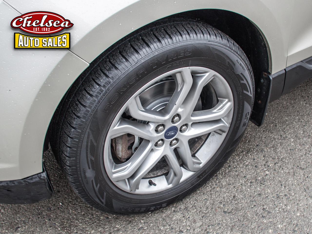 2017 Ford Edge Titanium AWD Photo