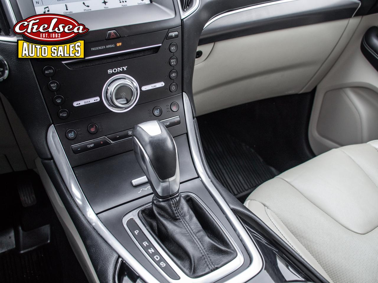 2017 Ford Edge Titanium AWD Photo