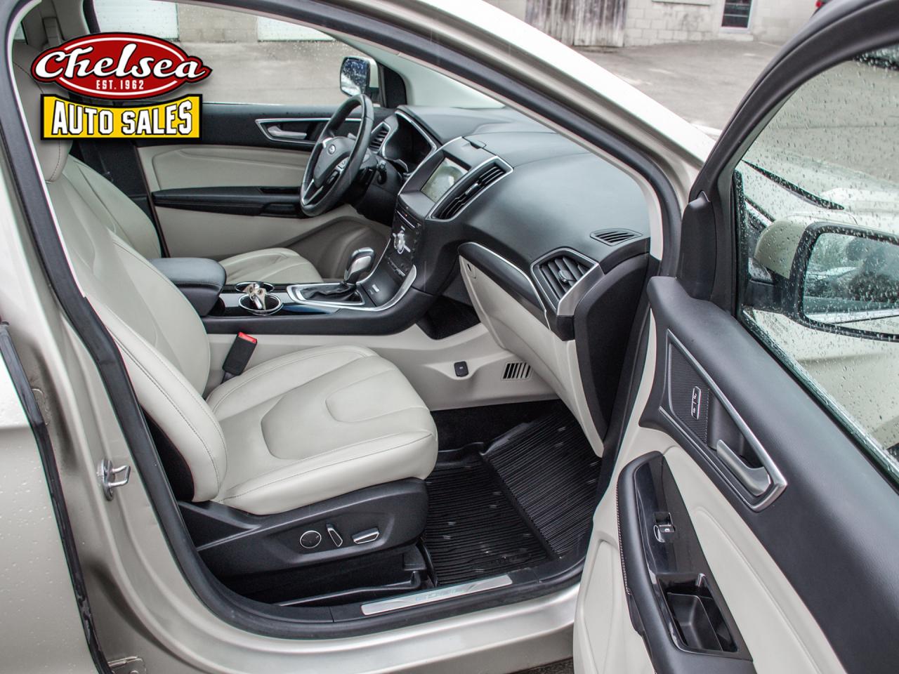 2017 Ford Edge Titanium AWD Photo