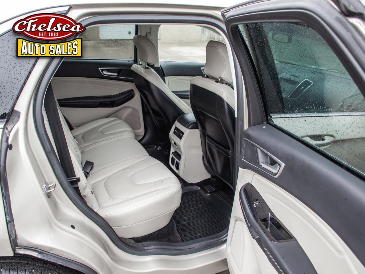 2017 Ford Edge Titanium AWD Photo