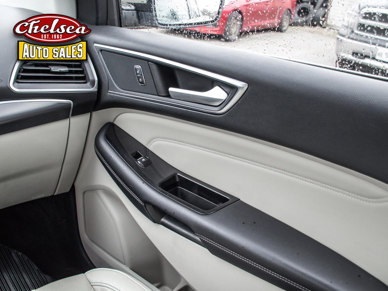 2017 Ford Edge Titanium AWD Photo