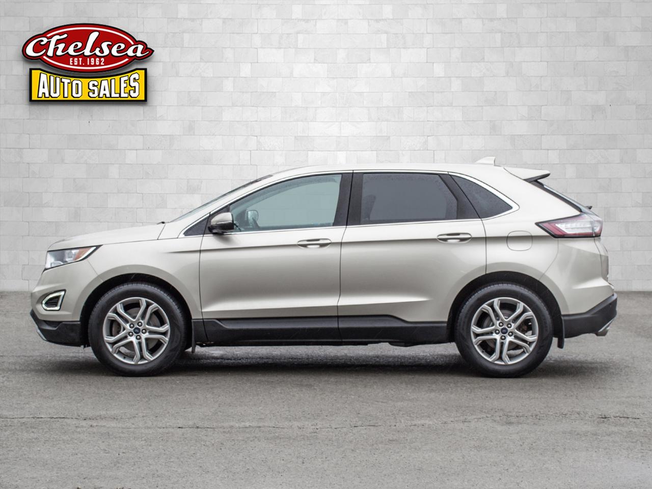 2017 Ford Edge Titanium AWD Photo2