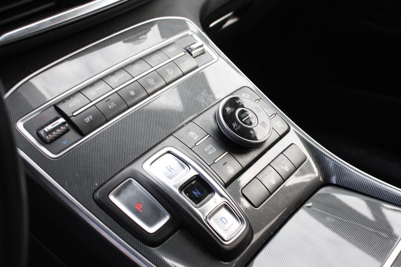 2021 Hyundai Santa Fe Preferred AWD Photo