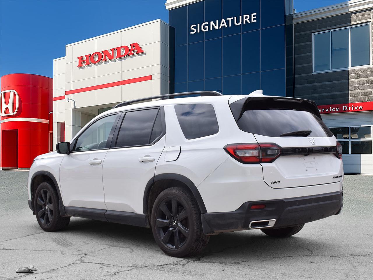 2025 Honda Pilot Black Edition Photo4