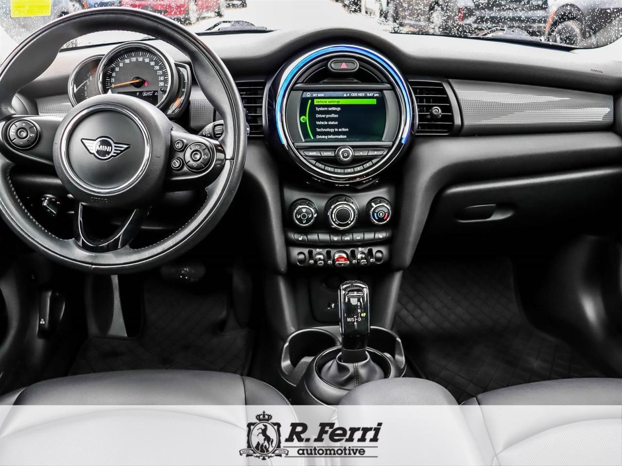 2020 MINI 5 Door Cooper 4dr Hatchback Photo