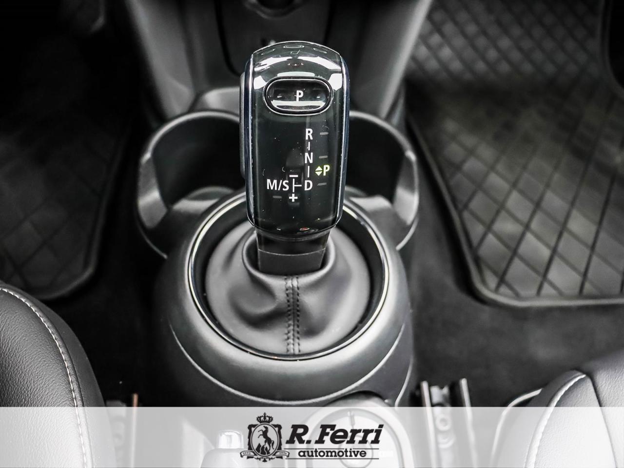 2020 MINI 5 Door Cooper 4dr Hatchback Photo