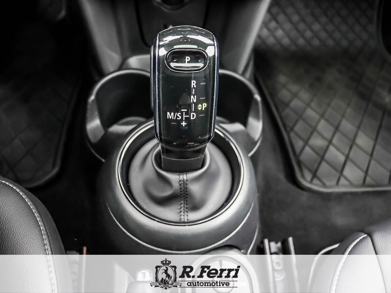 2020 MINI 5 Door Cooper 4dr Hatchback Photo