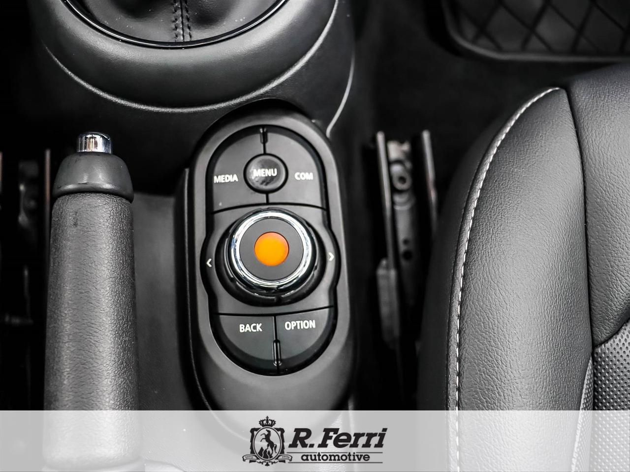 2020 MINI 5 Door Cooper 4dr Hatchback Photo