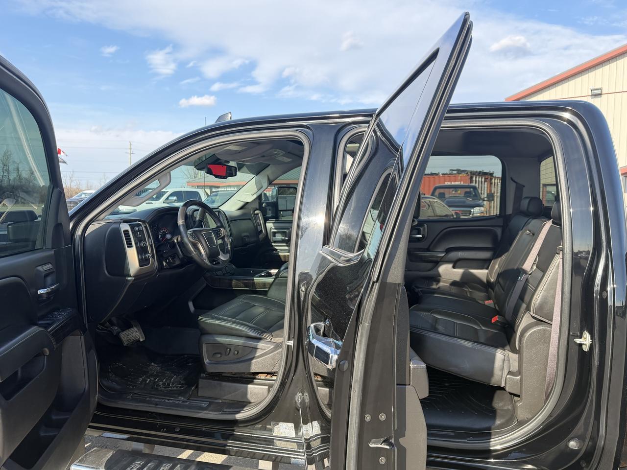 2016 GMC Sierra 3500HD DENALI DURAMAX 4X4 Photo