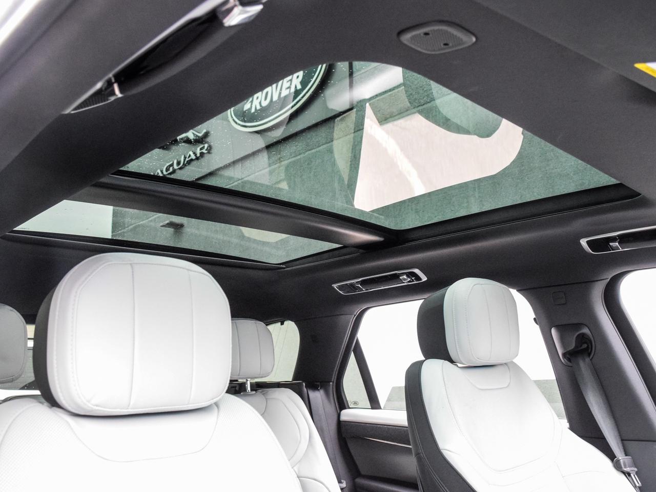 2024 Land Rover Range Rover Sport Dynamic SE Photo