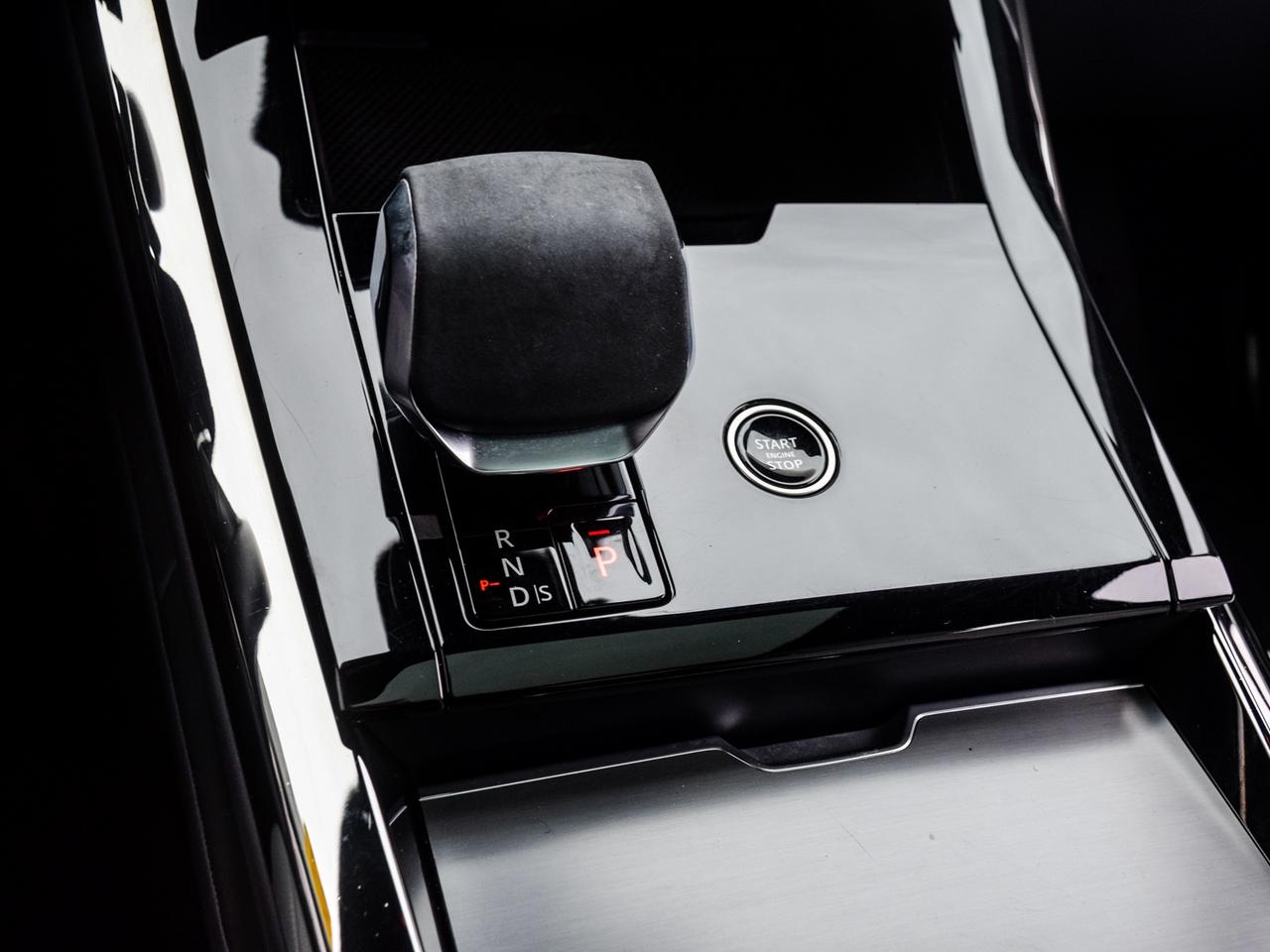 2024 Land Rover Range Rover Sport Dynamic SE Photo