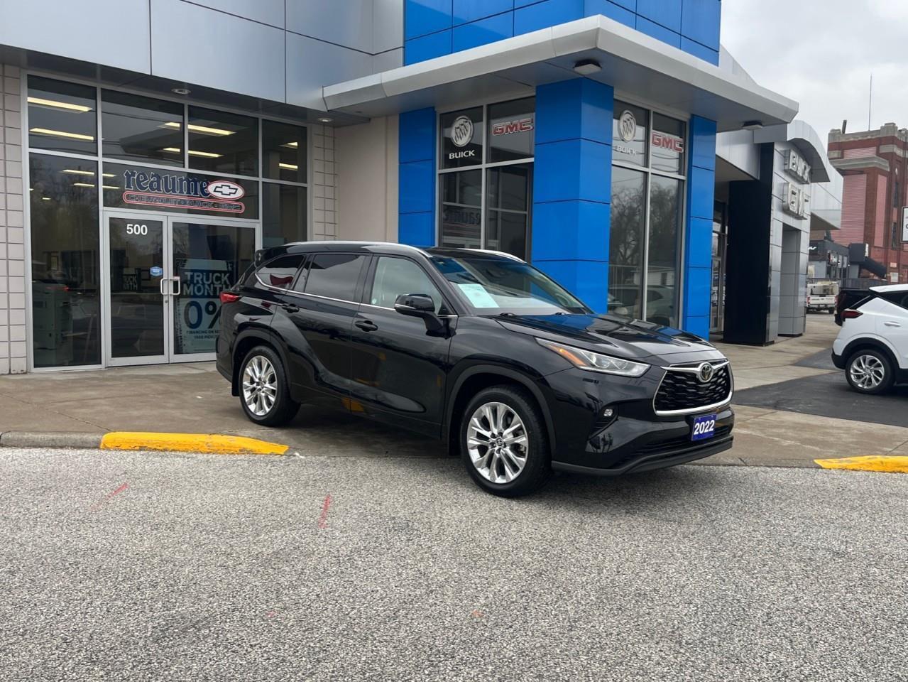 2022 Toyota Highlander LIMITED EXTRA CLEAN NEW TIRES Photo2