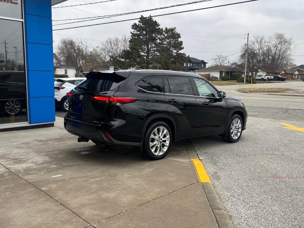 2022 Toyota Highlander LIMITED EXTRA CLEAN NEW TIRES Photo4