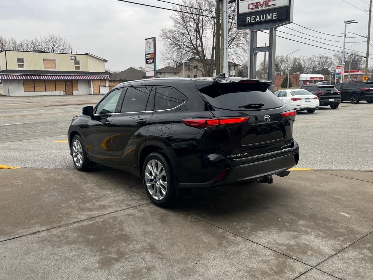 2022 Toyota Highlander LIMITED EXTRA CLEAN NEW TIRES Photo