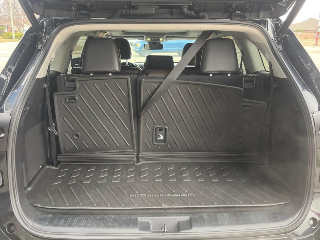 2022 Toyota Highlander LIMITED EXTRA CLEAN NEW TIRES Photo