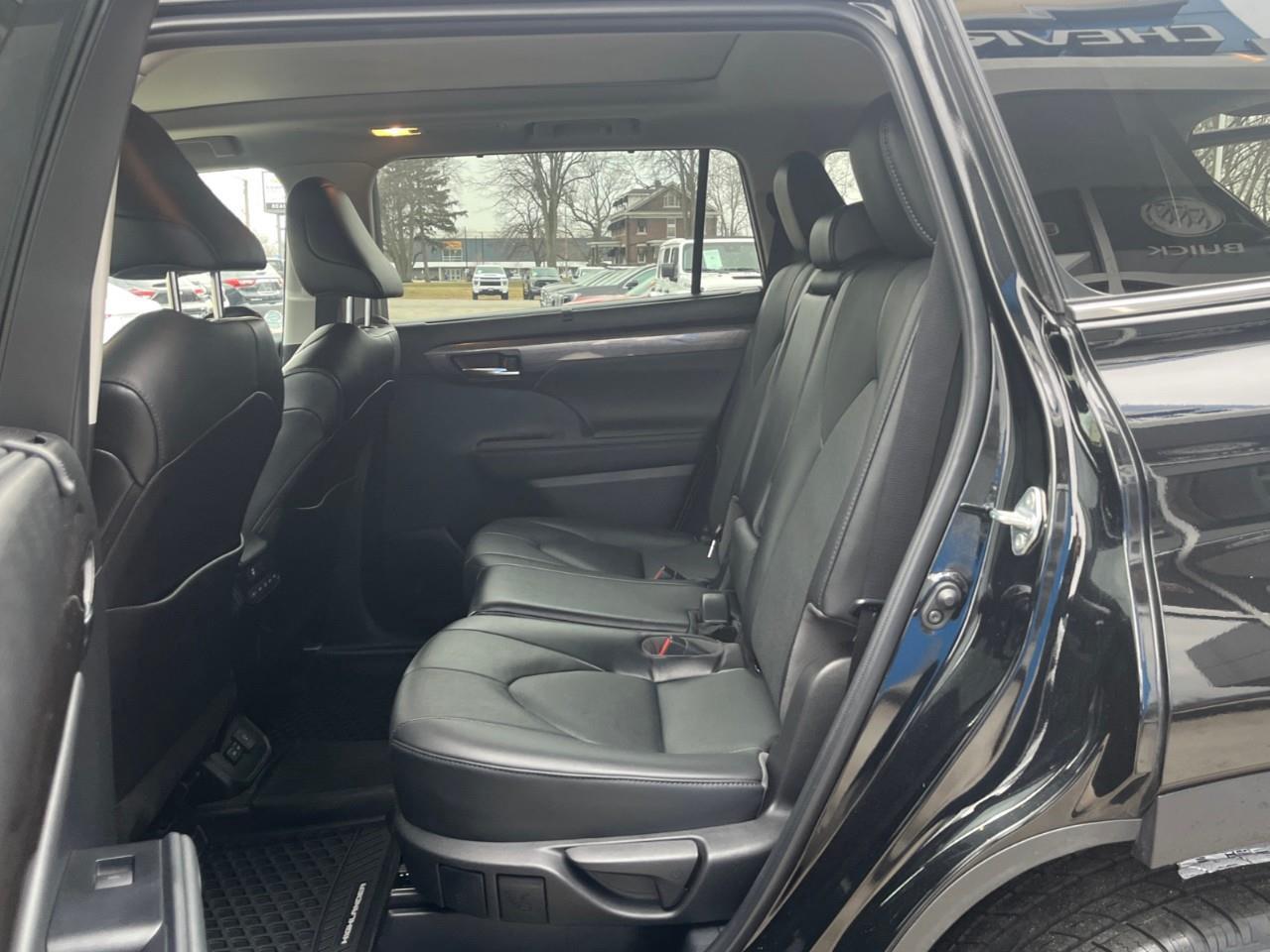 2022 Toyota Highlander LIMITED EXTRA CLEAN NEW TIRES Photo