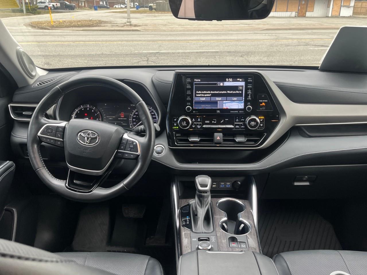 2022 Toyota Highlander LIMITED EXTRA CLEAN NEW TIRES Photo