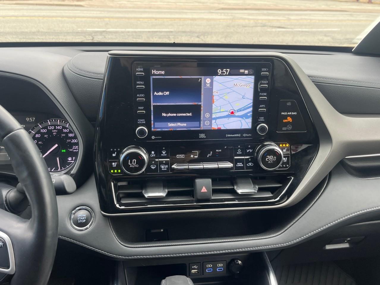 2022 Toyota Highlander LIMITED EXTRA CLEAN NEW TIRES Photo