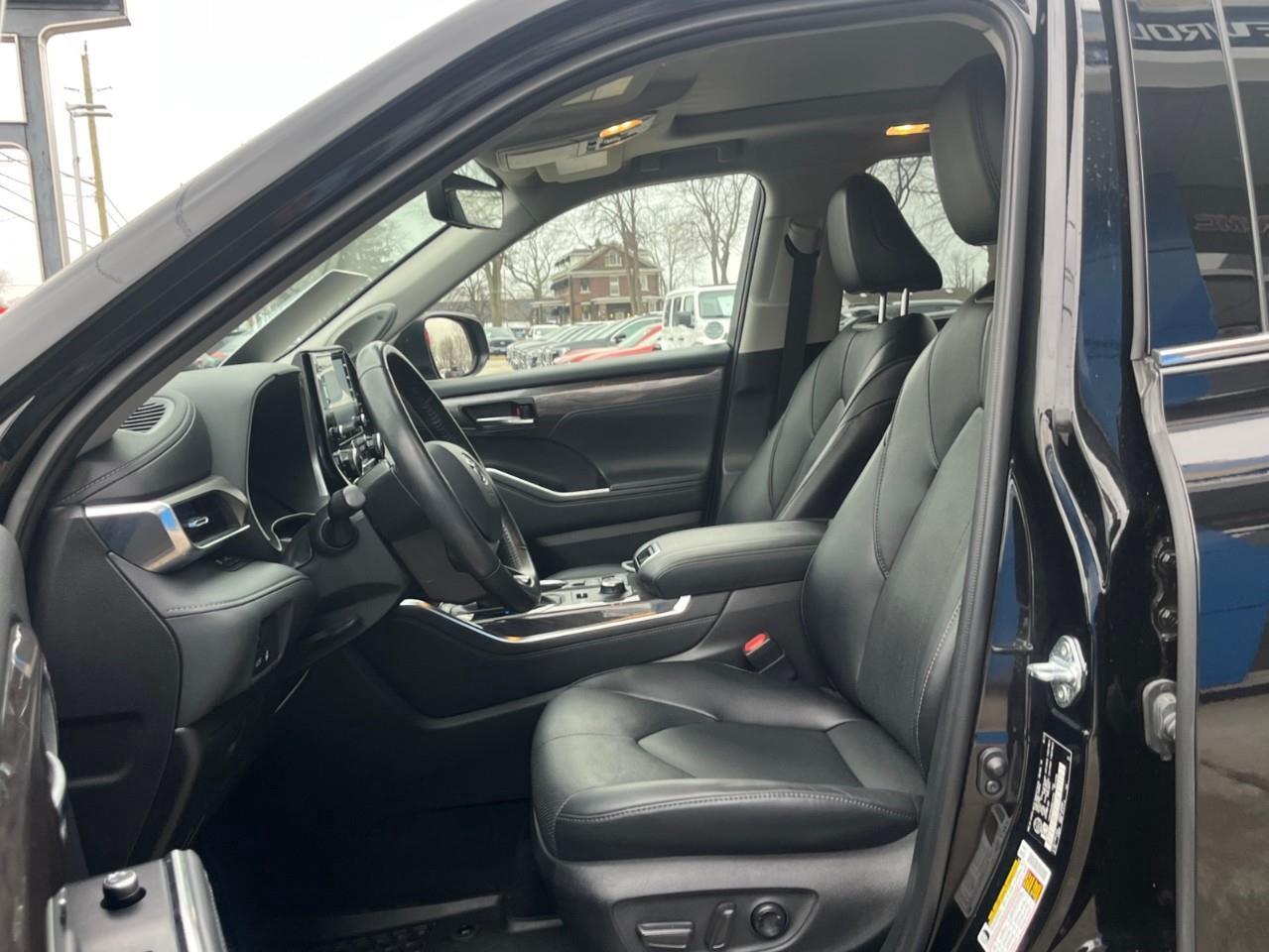 2022 Toyota Highlander LIMITED EXTRA CLEAN NEW TIRES Photo