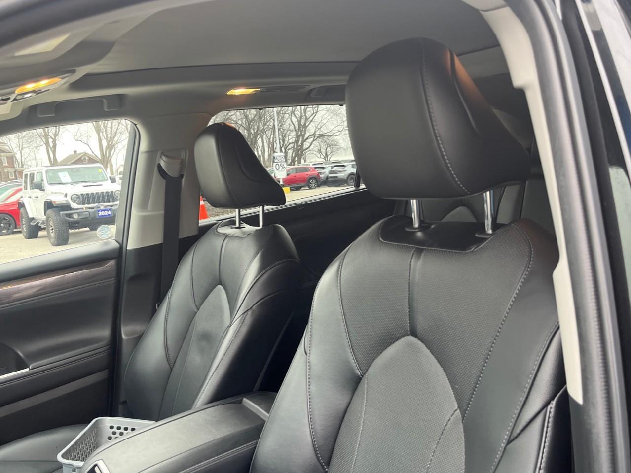 2022 Toyota Highlander LIMITED EXTRA CLEAN NEW TIRES Photo