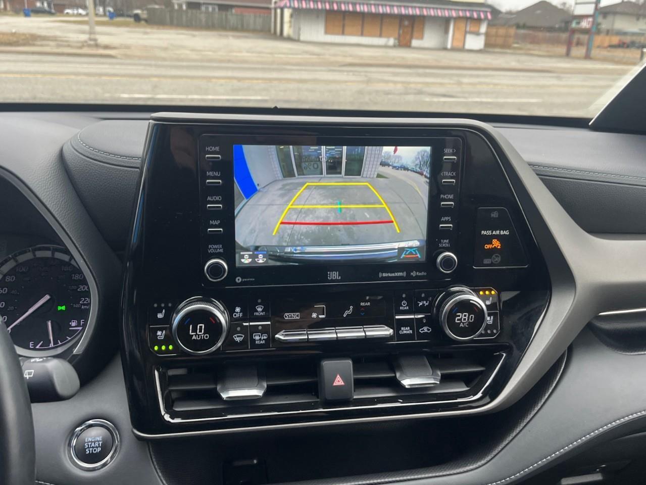 2022 Toyota Highlander LIMITED EXTRA CLEAN NEW TIRES Photo