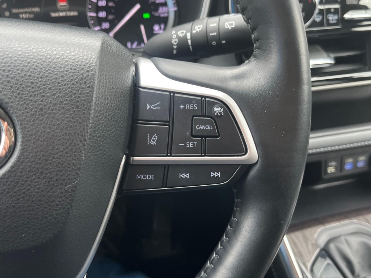 2022 Toyota Highlander LIMITED EXTRA CLEAN NEW TIRES Photo