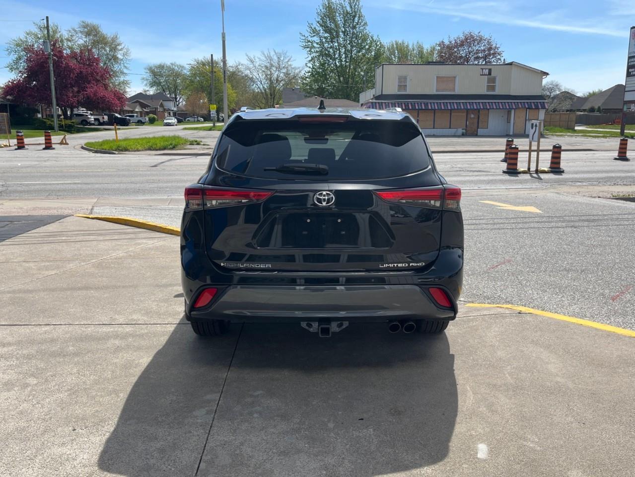 2022 Toyota Highlander LIMITED EXTRA CLEAN NEW TIRES Photo