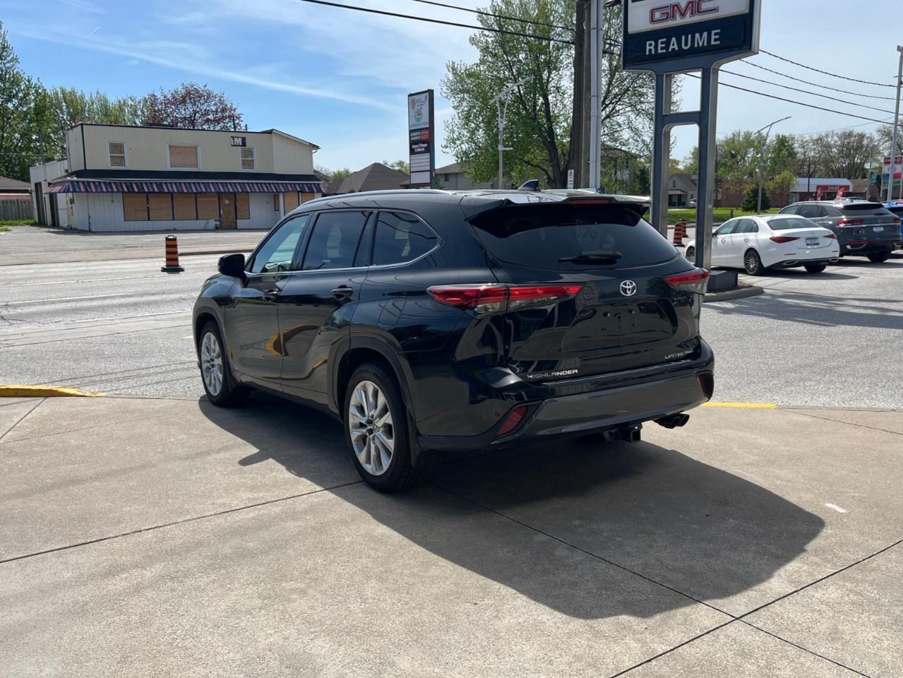 2022 Toyota Highlander LIMITED EXTRA CLEAN NEW TIRES Photo