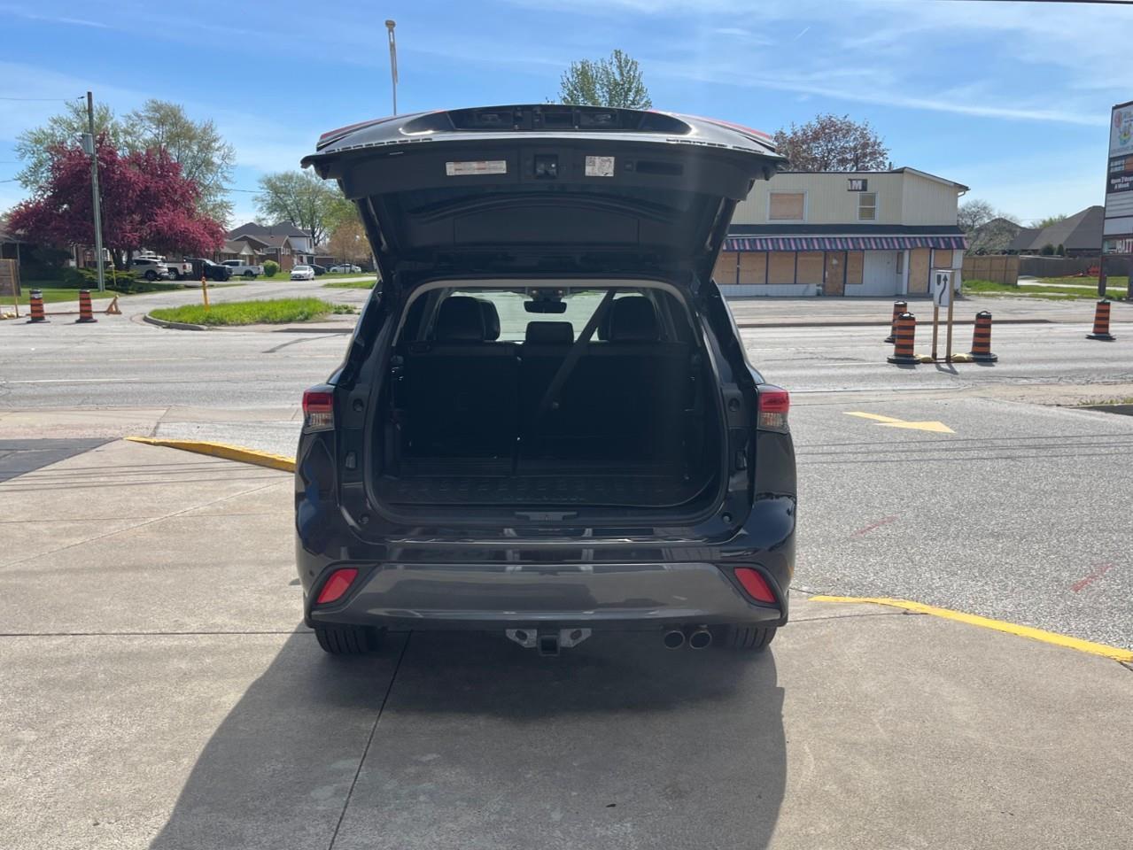 2022 Toyota Highlander LIMITED EXTRA CLEAN NEW TIRES Photo