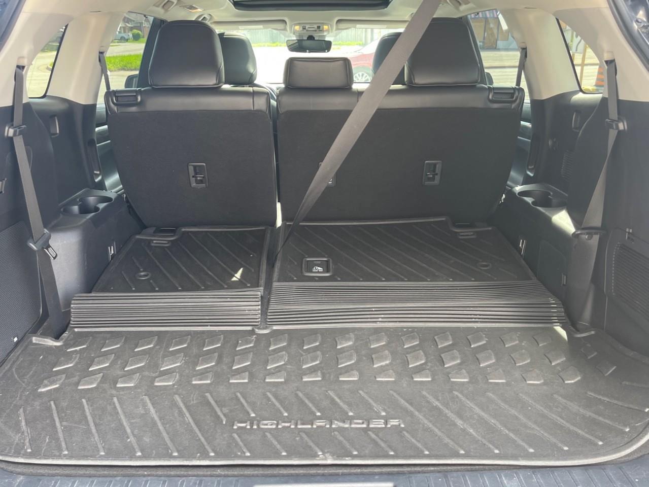 2022 Toyota Highlander LIMITED EXTRA CLEAN NEW TIRES Photo
