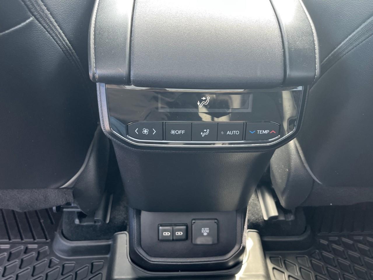 2022 Toyota Highlander LIMITED EXTRA CLEAN NEW TIRES Photo