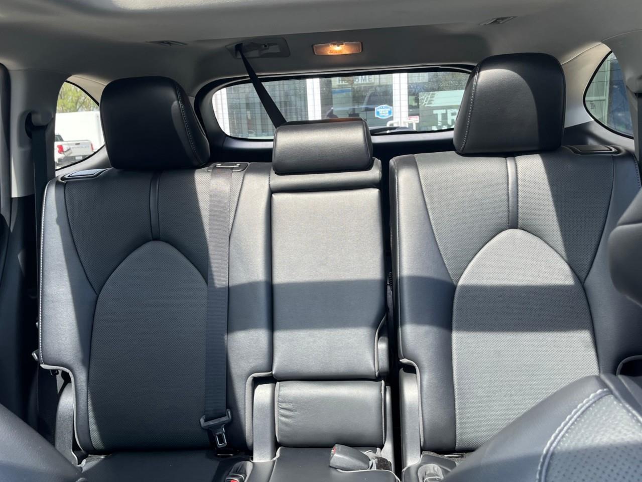 2022 Toyota Highlander LIMITED EXTRA CLEAN NEW TIRES Photo