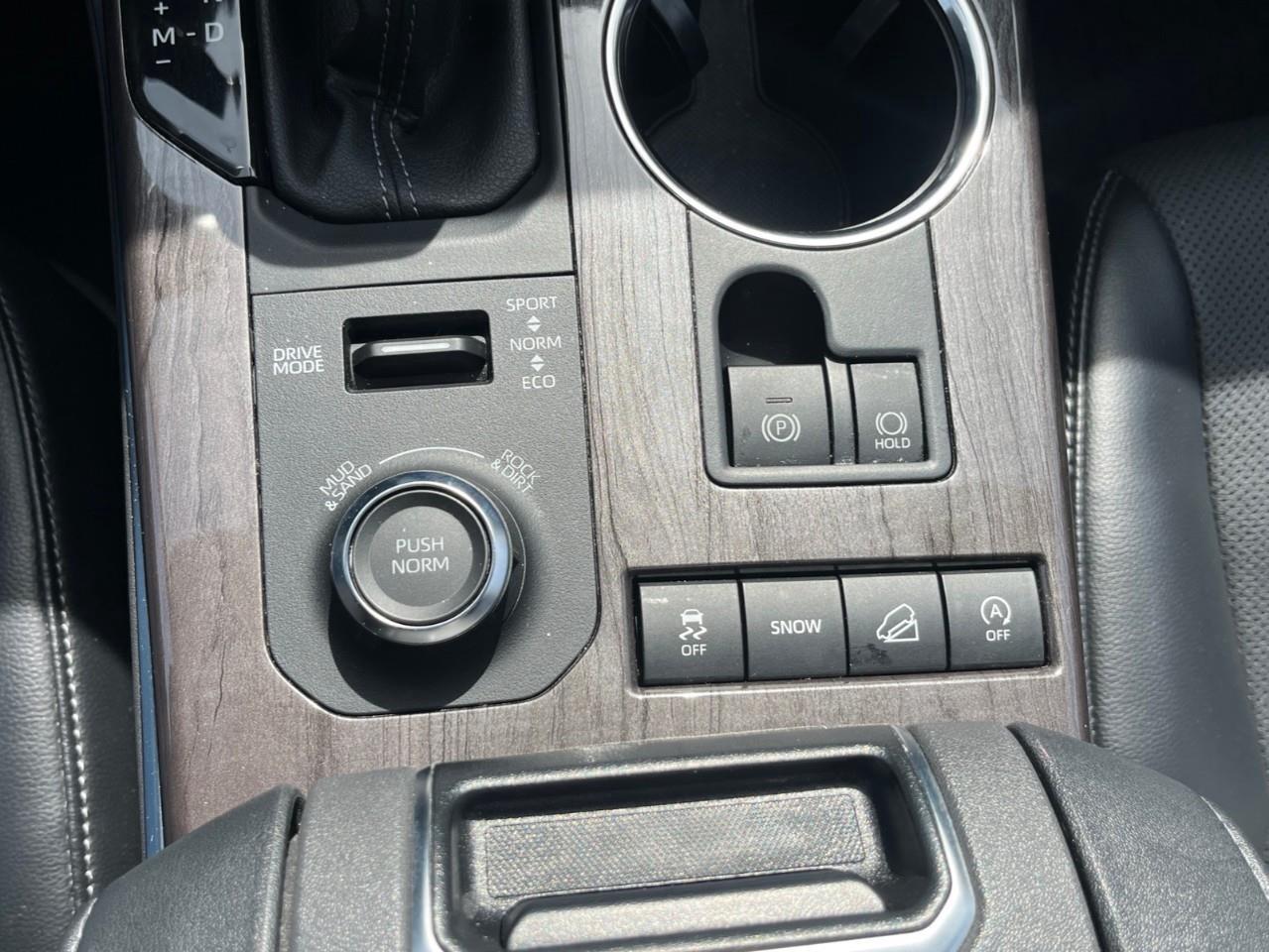 2022 Toyota Highlander LIMITED EXTRA CLEAN NEW TIRES Photo